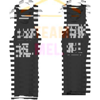 Team Mel 名前 タンクトップ - Kawaiitshirt