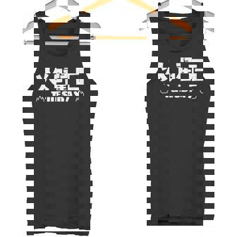 【火曜日】月 火 水 木 金 火 土 日 一週間 曜日 おもしろ かわいい タンクトップ - Kawaiitshirt