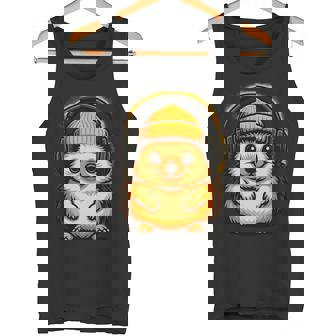 かわいいハリネズミ、ビーニーとヘッドフォン、居心地の良い音楽愛好家。 長袖tシャツ タンクトップ - Kawaiitshirt