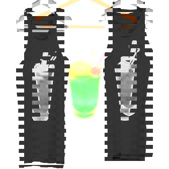 メロンソーダ／クリームソーダ（スイーツ ポップ）夏【サマータイム】昭和レトロ 80S かわいい デザイン タンクトップ - Kawaiitshirt