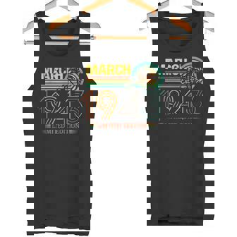 レトロマーチバースデー1943年限定版ヴィンテージ83歳。 タンクトップ - Kawaiitshirt