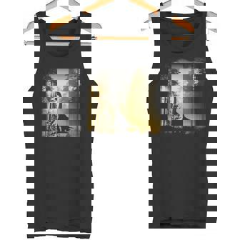 夜明けの竜脚類恐竜の森 リアルなグラフィックデザイン タンクトップ - Kawaiitshirt