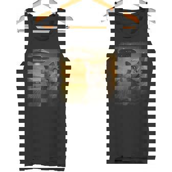 苦悩するブリティッシュショートヘアの猫 Ufo セルフィー 侵略 エイリアン タンクトップ - Kawaiitshirt