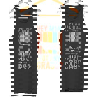 草を求めるレトロの面白い牛 農場のユーモアスタイル タンクトップ - Kawaiitshirt