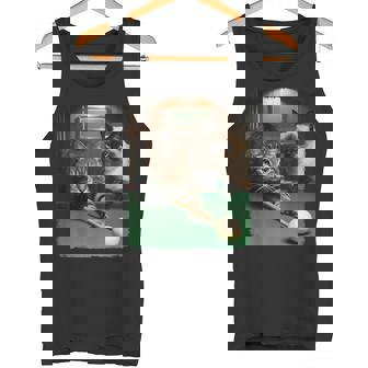 面白い猫 子猫 プールゲーム ビリヤード愛好家 アートデザイン タンクトップ - Kawaiitshirt