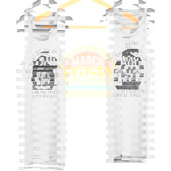1961年3月の誕生日記念限定版ヴィンテージ65歳。 タンクトップ - Kawaiitshirt