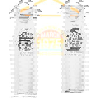 On Back 3月の誕生日 Est 1975年限定版 51St タンクトップ - Kawaiitshirt