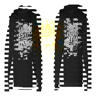 Buzzing Into 4 かわいい蜂 4歳の誕生日パーティーデザイン 長袖Tシャツ - Kawaiitshirt