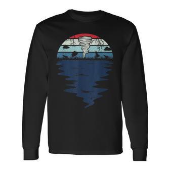 Rétro Chasseur De Tornades Tempête Chasser Les Tornades T-shirt à manches longues - Cadeauxyz