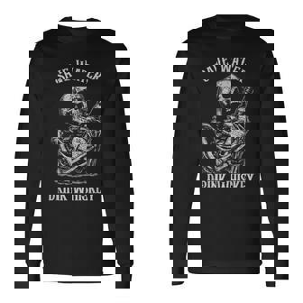 ウィスキーを使ったスケルトン 節水 ウィスキーを飲む 長袖Tシャツ - Kawaiitshirt