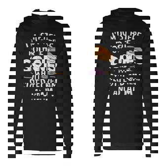 クロテッドクリームとジャムの入ったスコーンを食べに来ただけだよ 長袖Tシャツ - Kawaiitshirt