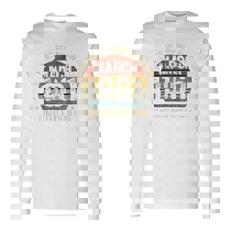 1961年3月の誕生日記念限定版ヴィンテージ65歳。 長袖Tシャツ - Kawaiitshirt