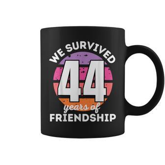 Celebrating 44 Years Of Friendship 面白いグループマッチング コーヒーマグ - Kawaiitshirt