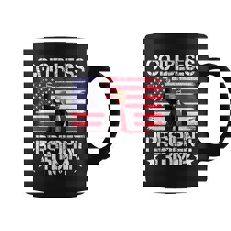 Dios Bendiga Al Presidente Trump 2024 Apoye Las Elecciones De Trump 2024 Taza de café - Regaloses