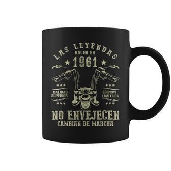 Las Leyendas Nacen En 1961 No Envejecen Moto Hombre Motero Manga Larga Taza de café - Regaloses
