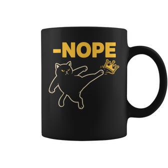 No Kings In America レトロ エッジの効いた抗議 コーヒーマグ - Kawaiitshirt