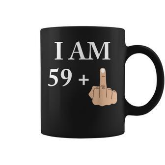Tengo 59 Más 1 Divertido Cumpleaños 60 1960 1961 Taza de café - Regaloses