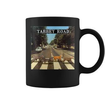 タビーロードクールタビーキャッツクロッシング コーヒーマグ - Kawaiitshirt