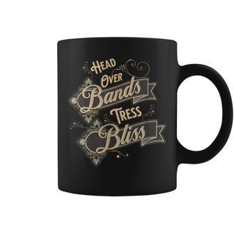 バンドと髪のユーモアで魅せるスタイル表現 コーヒーマグ - Kawaiitshirt