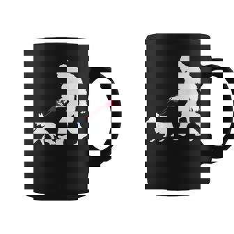 レトロ ビッグフット ウォーキング ジャーマンシェパード 犬 おもしろい サスカッチ 長袖tシャツ コーヒーマグ - Kawaiitshirt