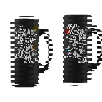 レトログルーヴィー。人生においてあまりにも多くのフェールを持つことはできません。 コーヒーマグ - Kawaiitshirt