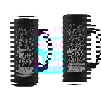 空手を知っている女の子を過小評価してはいけない面白い名言 コーヒーマグ - Kawaiitshirt