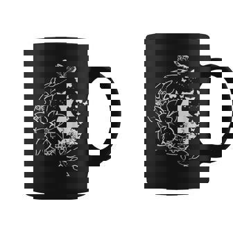 花柄の三日月と蝶を持った猫。 コーヒーマグ - Kawaiitshirt