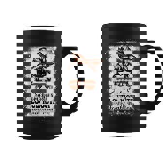 誰かのラウド・マウス・フットボール・マム・チアー・フットボール選手 コーヒーマグ - Kawaiitshirt