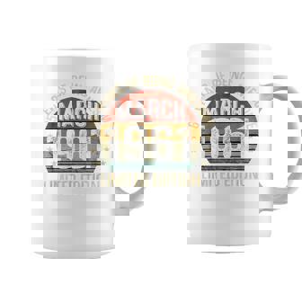 1961年3月の誕生日記念限定版ヴィンテージ65歳。 コーヒーマグ - Kawaiitshirt