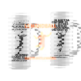 On N'arrête Pas Handball Quand On Devientieux On Devient Tasse - Cadeauxyz