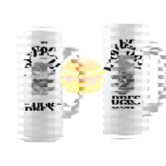 Powered By Burgers ファーストフード愛好家 面白いビーフバーガー コーヒーマグ - Kawaiitshirt