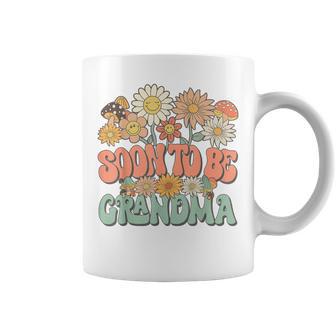 Soon To Be Grandma Expecting Baby Daisy Groovy Wildflower コーヒーマグ - Kawaiitshirt