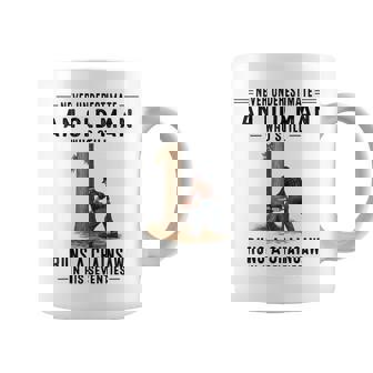 Never Underestimate An Old Man Who Still Runs A Chainsaw Coffee Mug | Seseable FR