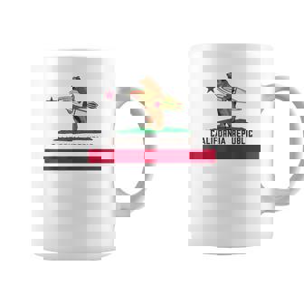 カリフォルニアシャツ、共和国旗カリフォルニアサーフィンベア コーヒーマグ - Kawaiitshirt