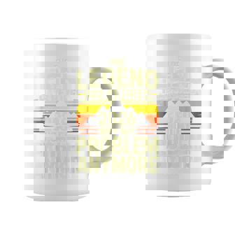 レジェンドが引退した2026年 おかしな退職祝い コーヒーマグ - Kawaiitshirt