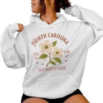 North Carolina The Old North State Travel Flowering Dogwood Women's Hoodie | Mazezy