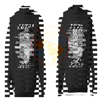 1969 ボンバーノーズアート ホットピンナップ 52歳の誕生日ギフト アンティーク調 スウェットシャツ - Kawaiitshirt