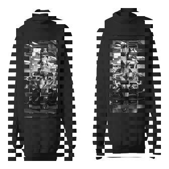 ピンナップガールtシャツ 男性用 巨乳ピンナップガール&カー B&W スウェットシャツ - Kawaiitshirt