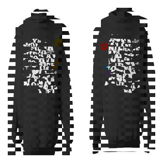 レトログルーヴィーなジョエリンをあなたの中に持ちすぎることは決してありません。 スウェットシャツ - Kawaiitshirt