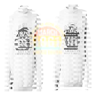 1961年3月の誕生日記念限定版ヴィンテージ65歳。 スウェットシャツ - Kawaiitshirt