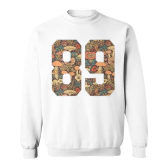 89 ナンバー コテージコア マッシュルーム レトロ フラワー裏側に スウェットシャツ - Kawaiitshirt