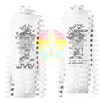 Eff Youee Kay Why Oh You レトロ サンセット タトゥーガール ヨガ スウェットシャツ - Kawaiitshirt