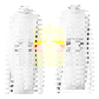 レジェンドが引退した2026年 おかしな退職祝い スウェットシャツ - Kawaiitshirt
