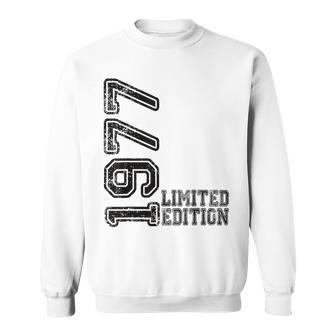 限定版 1977年誕生日 1977年生まれ 生年 スウェットシャツ - Kawaiitshirt