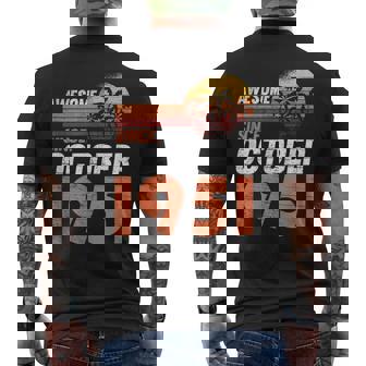 1951年10月 誕生日 メンズTシャツ バックプリント - Kawaiitshirt