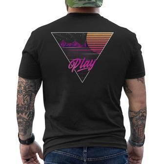 1980年代ynthwave ギフトtシャツ ゲーマーtシャツ レトロスタイリング メンズTシャツ バックプリント - Kawaiitshirt