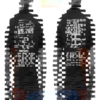 35歳の誕生日プレゼントは私に35年かかりました 良い 面白い 35歳 メンズTシャツ バックプリント - Kawaiitshirt