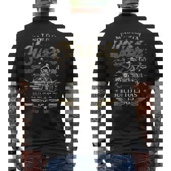 61 歳の誕生日男性オートバイ バイクに乗る人 1965 メンズTシャツ バックプリント - Kawaiitshirt