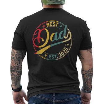 Best Dad Est 2025 T-shirt da uomo con stampa posteriore - Novitaregali