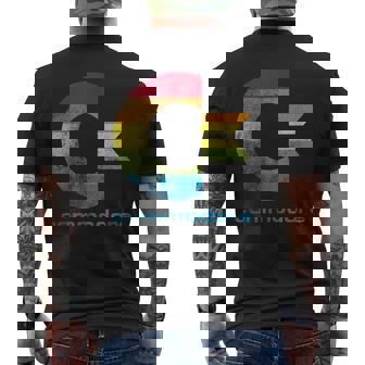 Commodore C64 大文字レインボーカラーストライプ効果 メンズTシャツ バックプリント - Kawaiitshirt